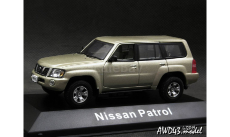 Nissan Patrol Safari 2005 Champagne 4x4 1-43 Dealer=Kyosho, масштабная модель, scale43