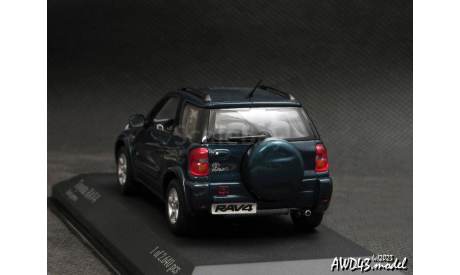 Toyota RAV4 II SWB 2000 d.green 1-43 Minichamps, масштабная модель, scale43