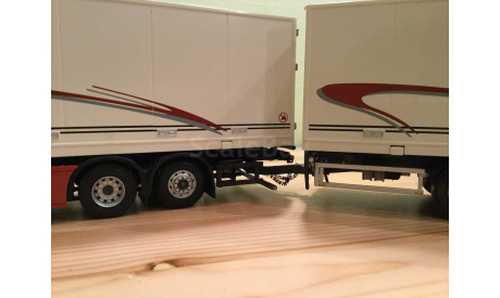 Volvo FH с тандем-прицепом (паровоз), масштабная модель, Motorart, scale43