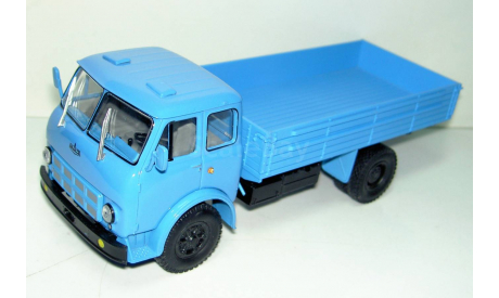 1/43 МАЗ-500А 1970г голубой (Наш Автопром), масштабная модель, scale43