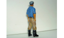 1/43 фигурка Тракторист в синей рубахе, доработанный (ModelStroy) смола, фигурка, scale43