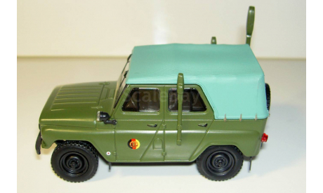 1/43 УАЗ-469Б радиостанция Р-1125 (ГДР) 1975 (IST-Cars&Co), масштабная модель, scale43, IST Models