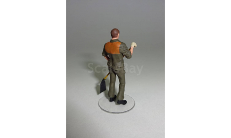 Фигурка 1/43 Строитель с лопатой №1 . от OPUS studio, элементы для диорам