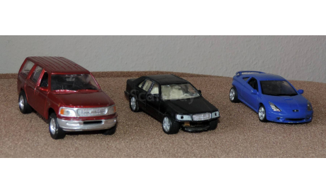 3 модели фирмы Welly одним лотом, масштабная модель, Ford, Toyota, Mercedes-Benz, 1:43, 1/43