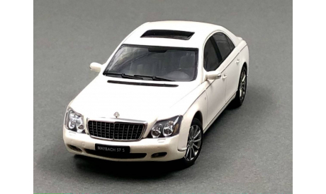 Maybach 57S 2005, редкая масштабная модель, Autoart, scale43