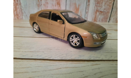 Ford Fusion 1/24, масштабная модель, Maisto-Swarovski, scale24