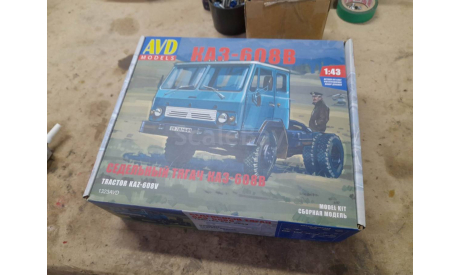 КАЗ-608В, сборная модель автомобиля, AVD Models, scale43