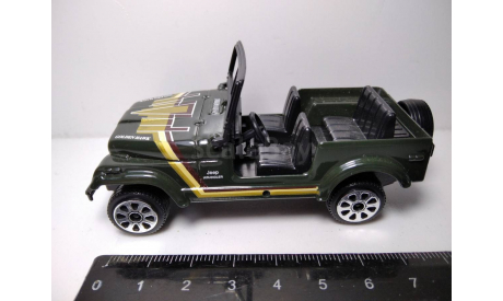 Масштабная модель автомобиля Jeep Wrangler Металл. 1:43., масштабная модель, BBurago, scale43