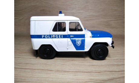 Масштабная модель автомобиля СССР - УАЗ-469 ’Полиция Эстонии’.  1:43., масштабная модель, Автомобиль на службе, журнал от Deagostini, scale43