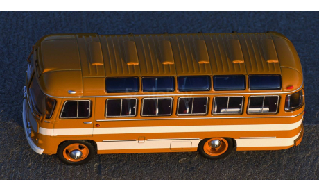 Автобус ПАЗ-672М Охра с белыми полосами Classicbus, масштабная модель, 1:43, 1/43