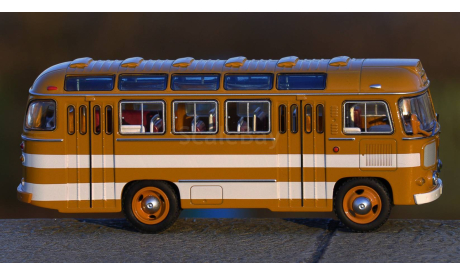 Автобус ПАЗ-672М Охра с белыми полосами Classicbus, масштабная модель, 1:43, 1/43
