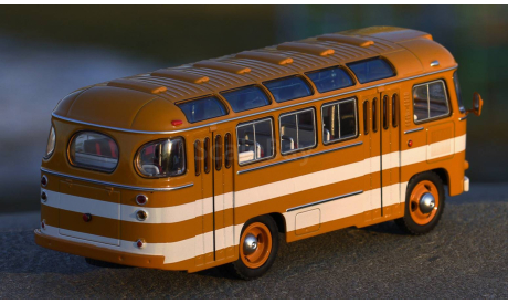 Автобус ПАЗ-672М Охра с белыми полосами Classicbus, масштабная модель, 1:43, 1/43