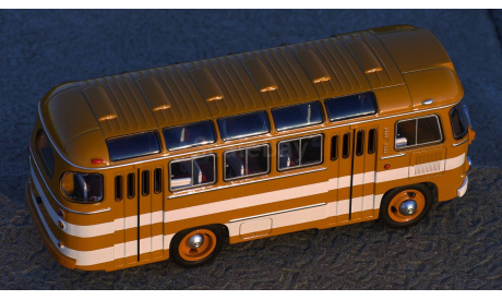 Автобус ПАЗ-672М Охра с белыми полосами Classicbus, масштабная модель, 1:43, 1/43