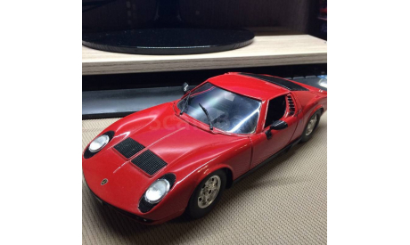 Lamborghini Miura  1:18, масштабная модель, BBurago, scale18