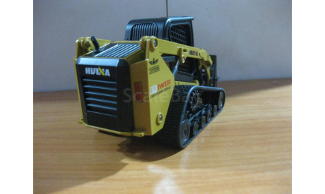 Вилочный погрузчик гусеничный  . Новое, масштабная модель трактора, huina, 1:50, 1/50