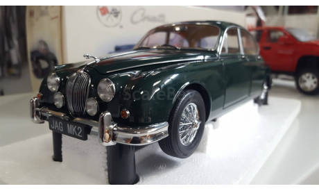 JAGUAR MK 2 BRITISH RACING GREEN LHD AU 1/18 MODEL ICONS, масштабная модель, 1:18