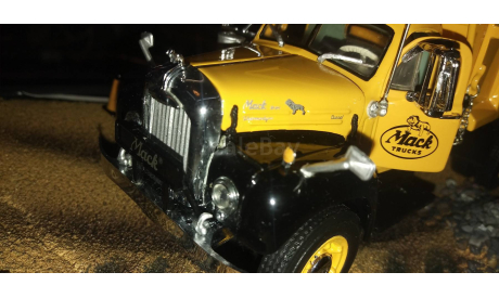 Самосвал Mack B-61 TWO AXLE DUMP TRUCK, масштабная модель, Franklin Mint, 1:43, 1/43