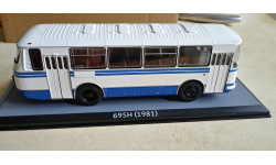 ЛАЗ-695Н, бело-синий, гос. № 83-04 КЕА