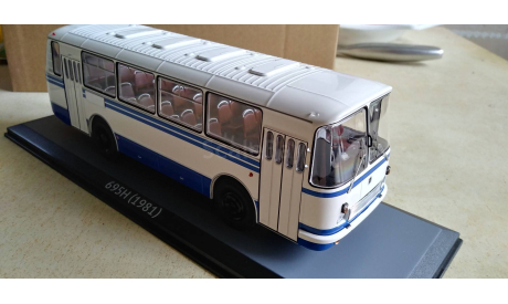 ЛАЗ-695Н, бело-синий, гос. № 83-04 КЕА, масштабная модель, Classicbus, scale43