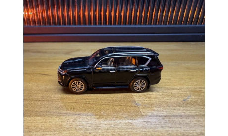 Lexus LX 600 2021 (черный), масштабная модель, scale64