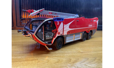 Carmichael COBRA 3 Airport Major Foam Tender, масштабная модель, Dongguan Bister Model, scale43
