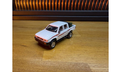 TOYOTA HiLux (1993), масштабная модель, scale64