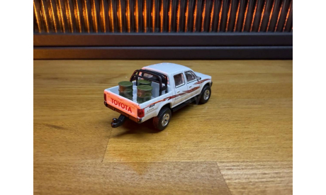 TOYOTA HiLux (1993), масштабная модель, scale64