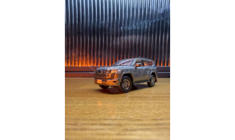 TOYOTA Land Cruiser 300 (серый), масштабная модель, scale64