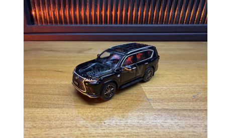 LEXUS LX600 F Sport, масштабная модель, scale64