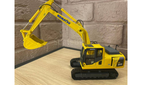 Эксковатор KOMATSU PC200-8MO, масштабная модель трактора, die-cast models, scale43