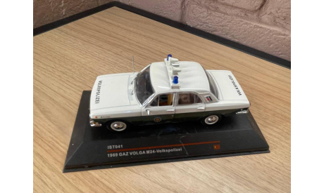 GAZ Volga M24 - Volkspolizel 1969, масштабная модель, IST Models, scale43, ГАЗ