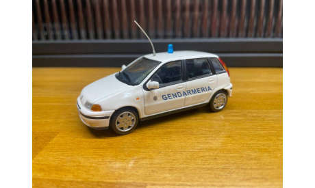 Fiat Punto SX ’Жандармерия Сан-Марино’  1999, журнальная серия Полицейские машины мира (DeAgostini), Полицейские машины мира, Deagostini, scale43