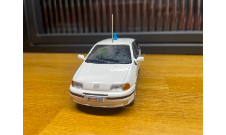 Fiat Punto SX ’Жандармерия Сан-Марино’  1999, журнальная серия Полицейские машины мира (DeAgostini), Полицейские машины мира, Deagostini, scale43