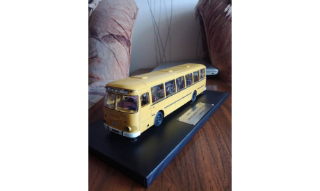 Автобус  ЛИАЗ 677М, под номером 001  1990г, масштабная модель, Sabron Scale Models, scale43