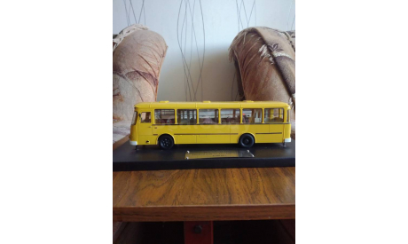 Автобус  ЛИАЗ 677М, под номером 001  1990г, масштабная модель, Sabron Scale Models, scale43