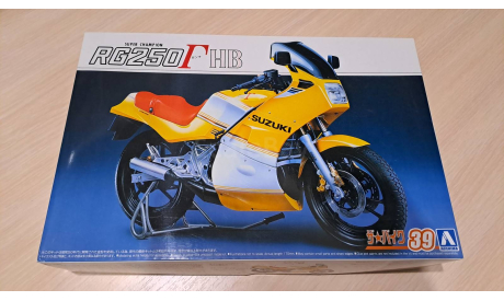 Сборная модель Suzuki RG250Г HB, сборная модель мотоцикла, AOSHIMA, scale12