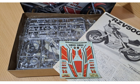 Сборная модель мотоцикла Yamaha RZV500R, сборная модель мотоцикла, Tamiya, scale12