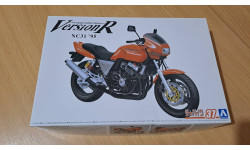 Сборная модель мотоцикла Honda NC31 CB400 Super Four Version R ’95