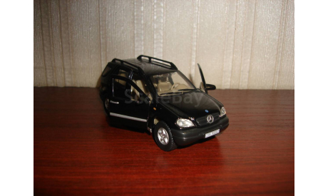MERCEDES-BENZ  M-CLASS, масштабная модель, КАРАРАМА, 1:43, 1/43
