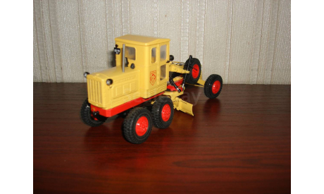 Автогрейдер Д-598, масштабная модель, UMI, scale43