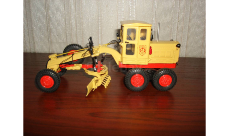 Автогрейдер Д-598, масштабная модель, UMI, scale43