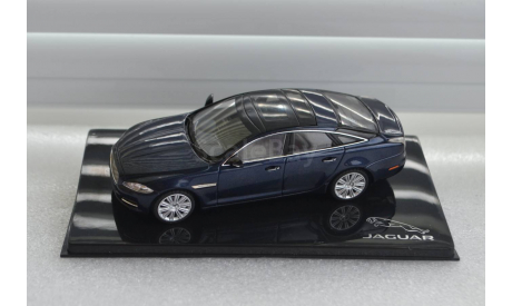 1:43 Jaguar XJ (X351)  dark sapphire blue, масштабная модель, IXO Road (серии MOC, CLC), 1/43