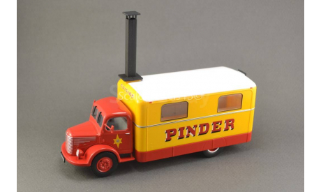 1:43 — Unic ZU 51 Kitchen Truck Pinder circus (1952), масштабная модель, Direkt Collections, 1/43