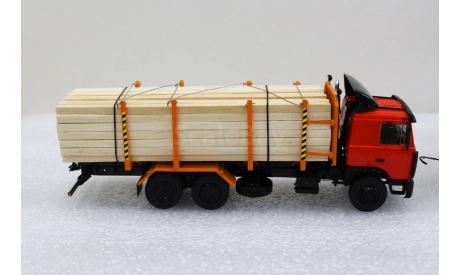 1/43      МАЗ 6303 Сортиментовоз с полуприцепом МАЗ 83781 SSM, масштабная модель, 1:43