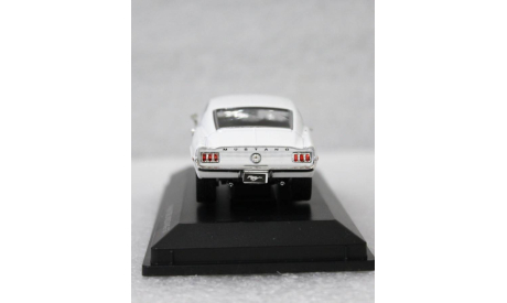 1/43       FORD Mustang GT, масштабная модель, AUTOMAXX, scale43