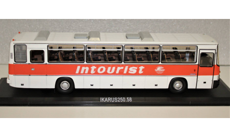 1/43     IKARUS-250.58 Интурист   Classicbus, масштабная модель, scale43