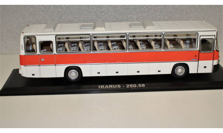 1/43   IKARUS-250.58 бело-красный     Classicbus, масштабная модель, 1:43