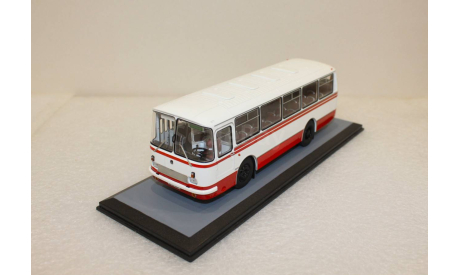 1/43    ЛаЗ 695Н 1981     Classicbus, масштабная модель, scale43