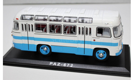 1/43 CLASSIC BUS ПАЗ 672 (Бело-голубой), масштабная модель, scale43