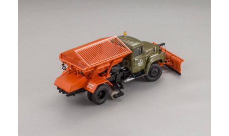 1:43 Пескоразбрасыватель «ПР-130» Москва - 1977 г., масштабная модель, DiP Models, scale43, ЗИЛ